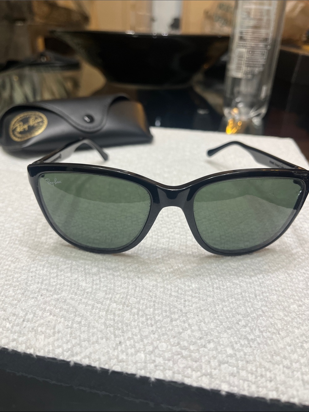Vintage new Rayban Cats larger size